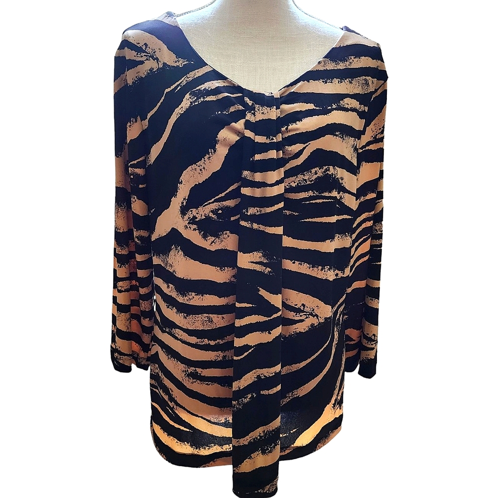 ❌❌ SOLD ❌❌NWOT  Gorgeous CHICO'S 3/4 Sleeve Tiger Print Blouse w/ Faux Tie XL/16